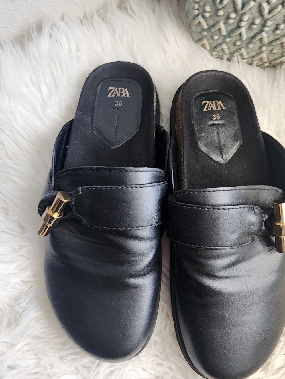 ZARA FLAT GOLD BUCKLE DETAIL CLOGS ROUND TOE SIZE EU 36